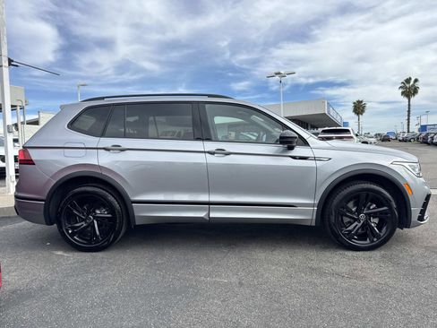Certified 2024 Volkswagen Tiguan SE R-Line image 6