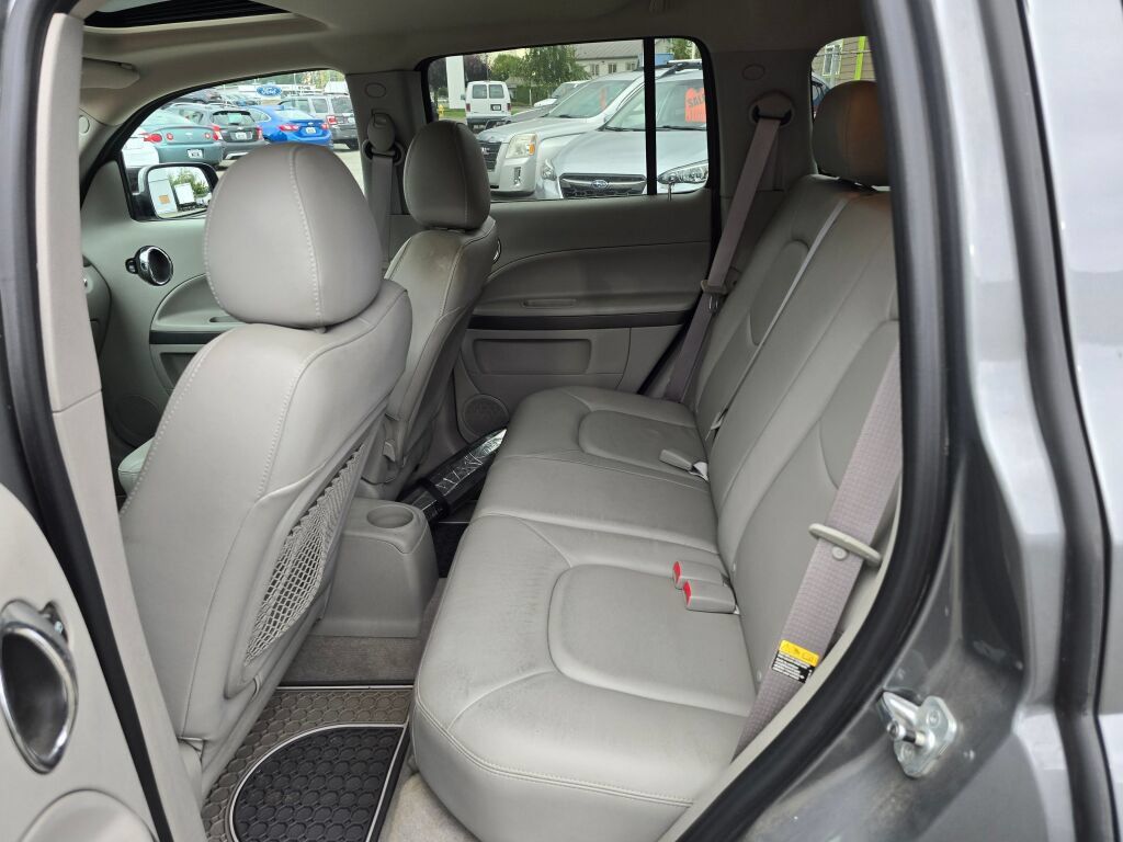 Used 2006 Chevrolet HHR LT w/ Preferred Equipment Group FWD image 16