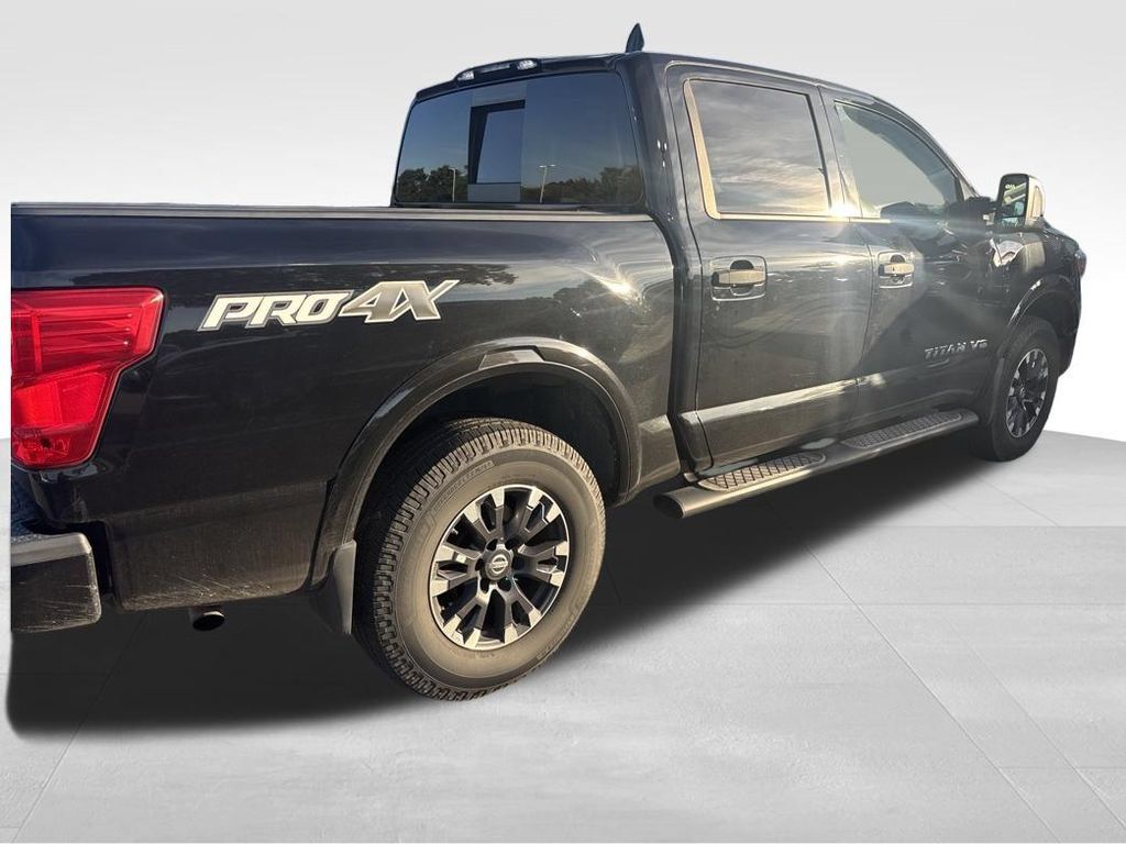 Used 2018 Nissan Titan PRO-4X w/ Pro-4x Convenience Package AWD/4WD image 7