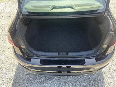Used 2025 Volkswagen Jetta SE FWD image 18