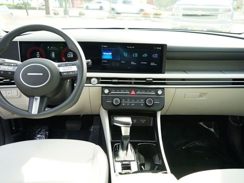 Used 2025 Hyundai Tucson SE FWD image 20