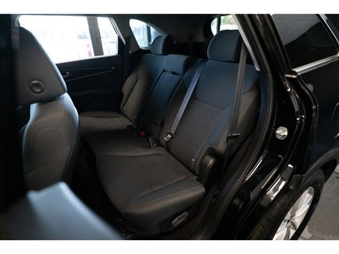Used 2020 Kia Sorento LX w/ LX I4 Convenience Package AWD/4WD image 12
