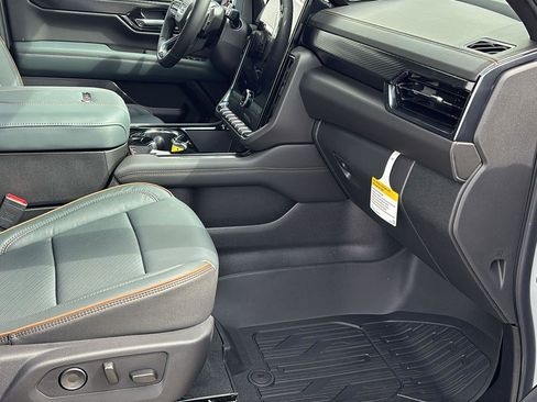 New 2026 GMC Yukon AT4 w/ AT4 Premium Plus Package AWD/4WD image 25