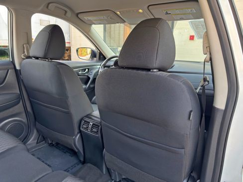 Used 2018 Nissan Rogue SV w/ Premium Package AWD/4WD image 33