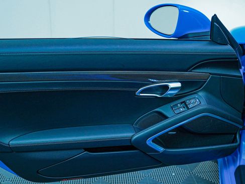 Used 2025 Porsche 718 Boxster image 25