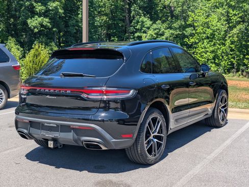 Used 2023 Porsche Macan AWD/4WD image 3