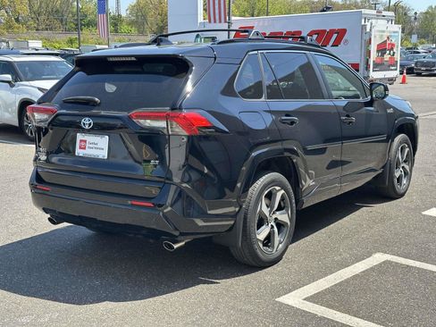 Used 2023 Toyota RAV4 SE w/ Weather & Moonroof Package AWD/4WD image 5