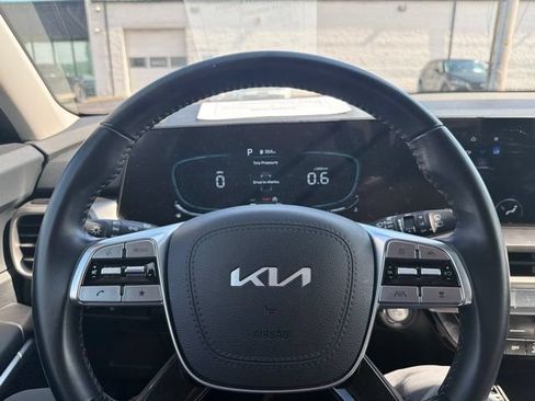 Used 2024 Kia Telluride S FWD image 16