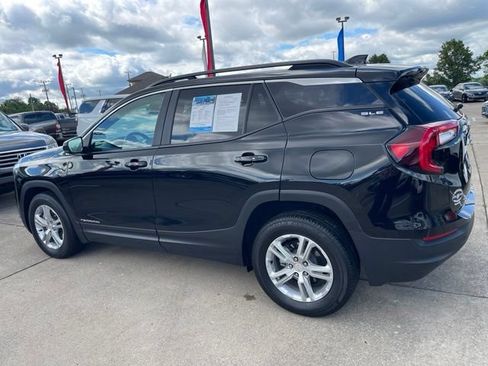Certified 2022 GMC Terrain SLE w/ Driver Convenience Package FWD image 4