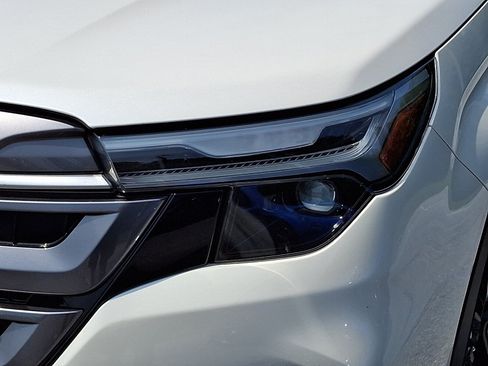 Certified 2025 Subaru Forester Limited AWD/4WD image 9