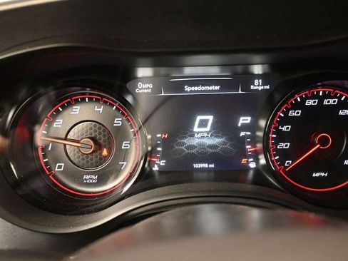 Used 2017 Dodge Charger R/T image 9