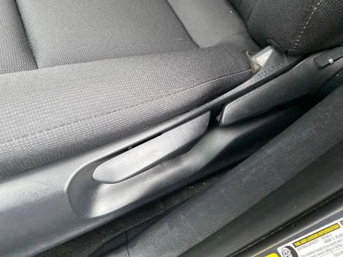 Used 2025 Toyota Corolla LE FWD image 30