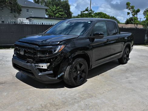Used 2025 Honda Ridgeline Black Edition image 2