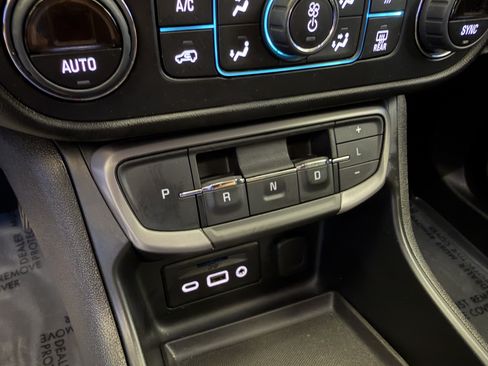 Used 2023 GMC Terrain AT4 AWD/4WD image 23