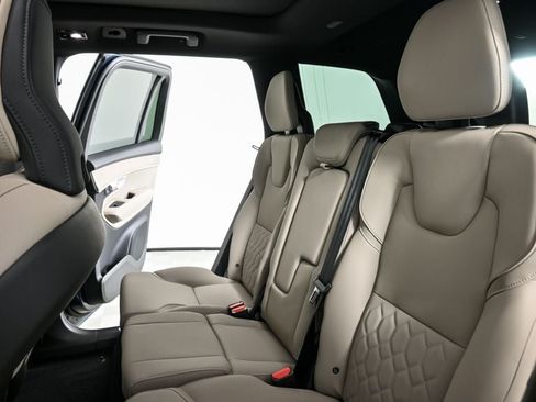 Used 2026 Volvo XC90 B6 Plus w/ Protection Package Premier AWD/4WD image 23