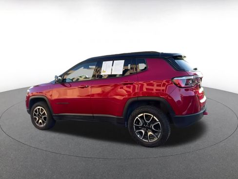 Used 2025 Jeep Compass Trailhawk image 6