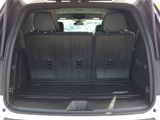 Used 2025 GMC Yukon Elevation w/ LPO, Elevation Black Package AWD/4WD image 31