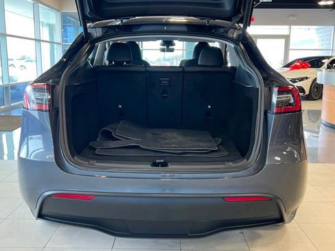 Used 2023 Tesla Model Y 2WD image 15