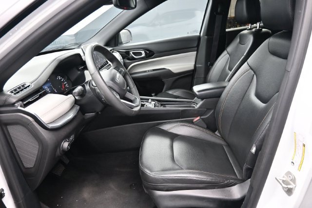 Used 2024 Jeep Compass Limited AWD/4WD image 12