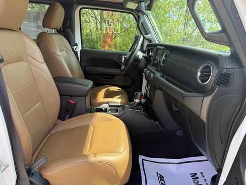 Used 2021 Jeep Wrangler Unlimited Sahara AWD/4WD image 21