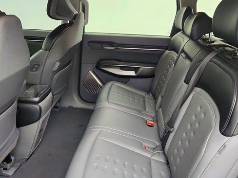 Used 2024 Kia EV9 Wind image 21