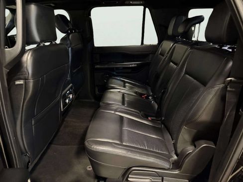 Used 2019 Ford Expedition Max XLT w/ Equipment Group 202A RWD image 18