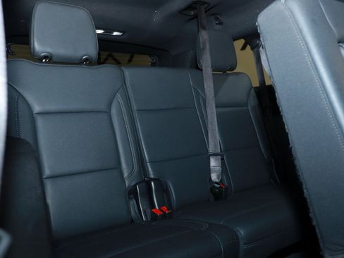 Used 2024 Chevrolet Suburban LT image 20