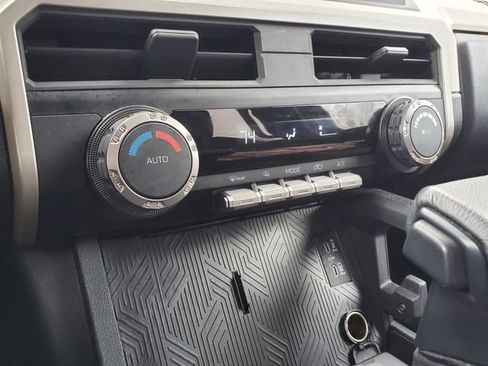 Used 2024 Toyota Tacoma TRD Off-Road image 29