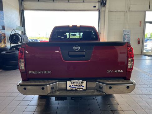 Used 2016 Nissan Frontier SV w/ SV Value Truck Package AWD/4WD image 6