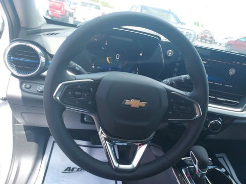 New 2026 Chevrolet Trax LT w/ LT Convenience Package FWD image 14