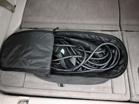 Used 2021 Chrysler Pacifica Touring-L image 70