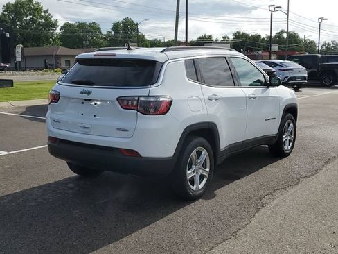 Used 2023 Jeep Compass Latitude w/ Convenience Group AWD/4WD image 4