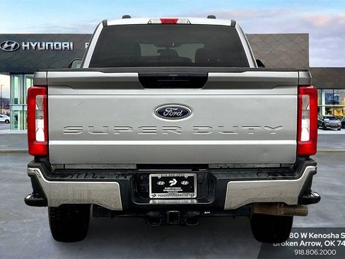Used 2024 Ford F250 XLT image 4