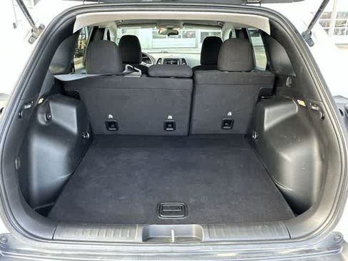 Used 2020 Jeep Cherokee Latitude AWD/4WD image 29