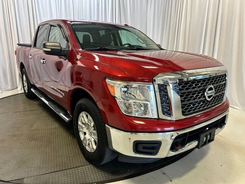 Used 2018 Nissan Titan SV AWD/4WD image 21