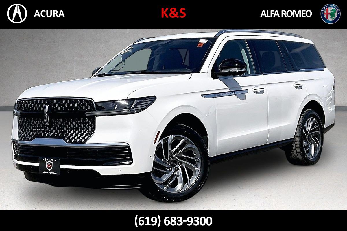 Used 2025 Lincoln Navigator Reserve AWD/4WD image 1