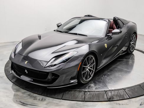 Used 2023 Ferrari 812 GTS RWD image 8