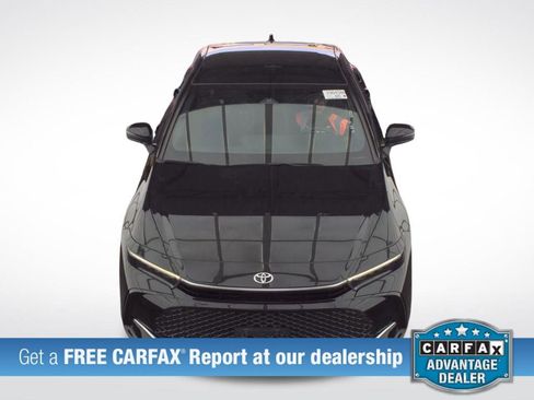 Used 2024 Toyota Crown Limited image 2