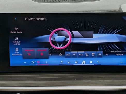 Certified 2024 BMW X7 xDrive40i w/ Premium Package image 21