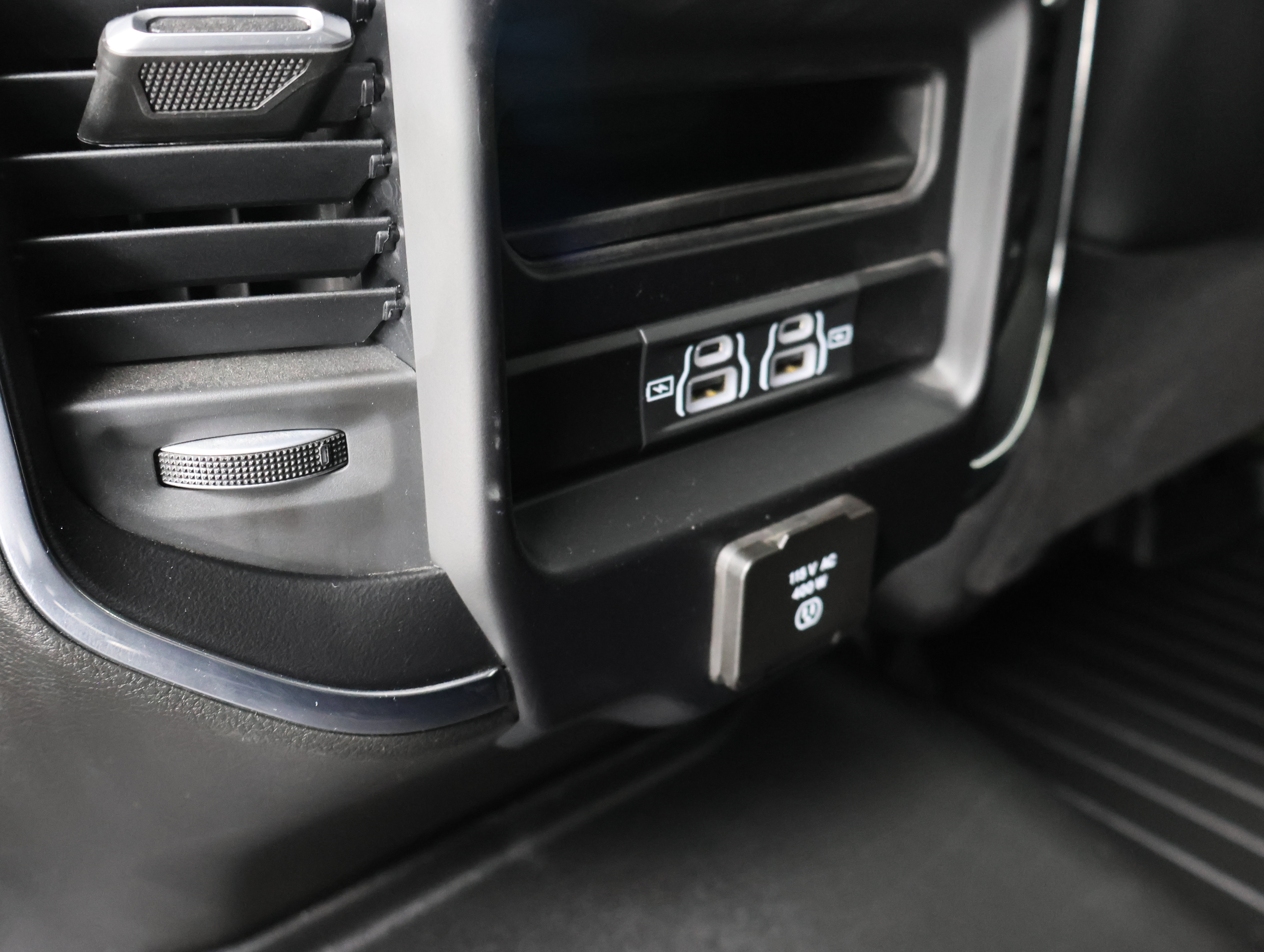Used 2026 RAM 3500 Laramie AWD/4WD image 35