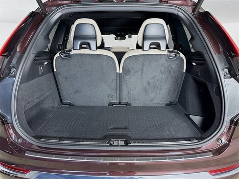 Used 2025 Volvo XC90 B5 Plus w/ Protection Package image 28