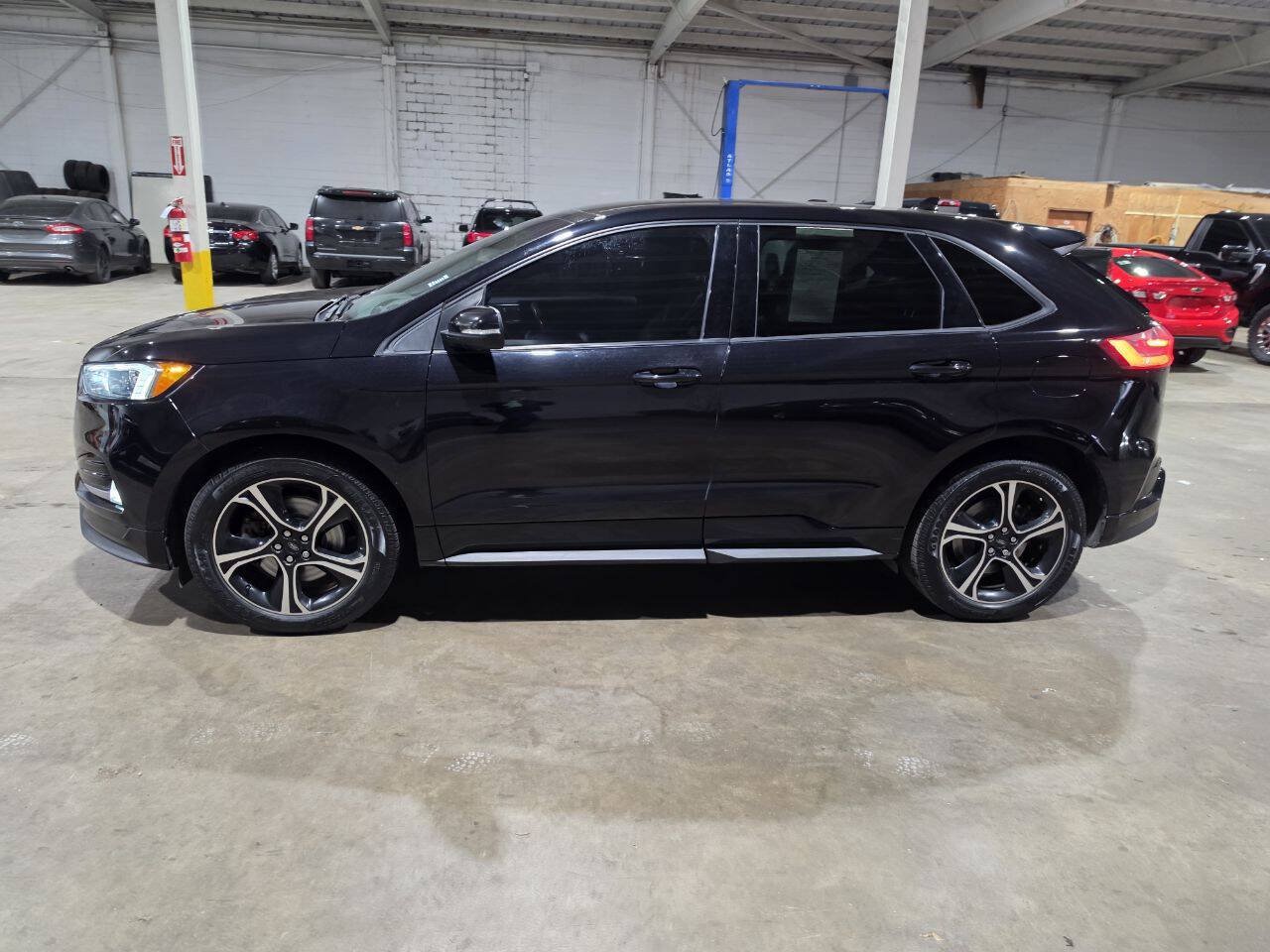 Used 2019 Ford Edge ST w/ Convenience Package AWD/4WD image 4
