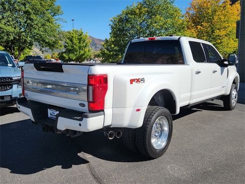 Certified 2022 Ford F450 Platinum w/ FX4 Off-Road Package image 3