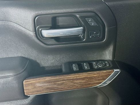 Used 2021 Chevrolet Silverado 1500 High Country image 25