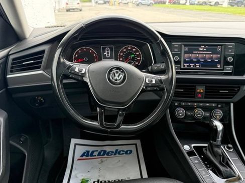 Used 2019 Volkswagen Jetta SE FWD image 18