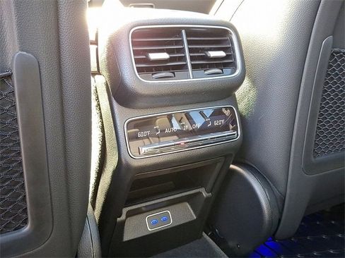 Used 2026 Mercedes-Benz GLS 450 4MATIC image 10