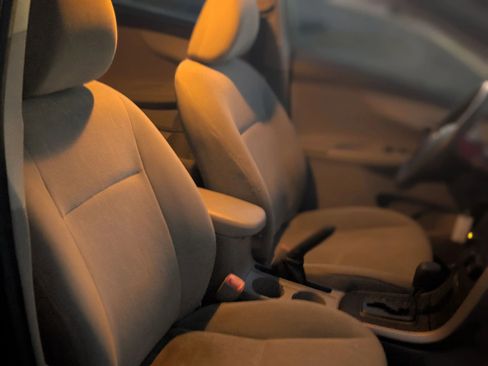 Used 2012 Toyota Corolla L image 10