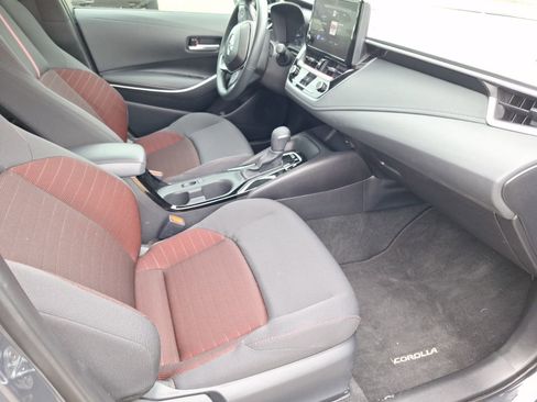 Used 2025 Toyota Corolla SE image 33