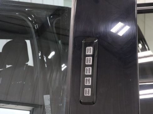 Used 2018 Ford F150 XLT w/ Equipment Group 301A Mid AWD/4WD image 10