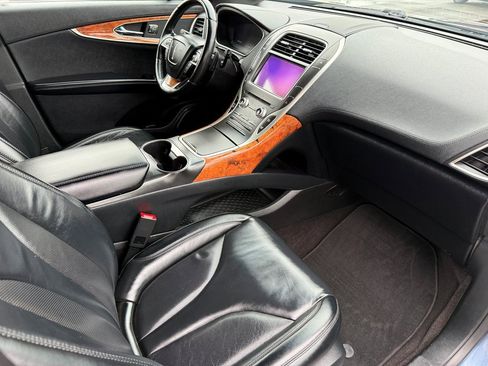 Used 2019 Lincoln Nautilus Select image 16